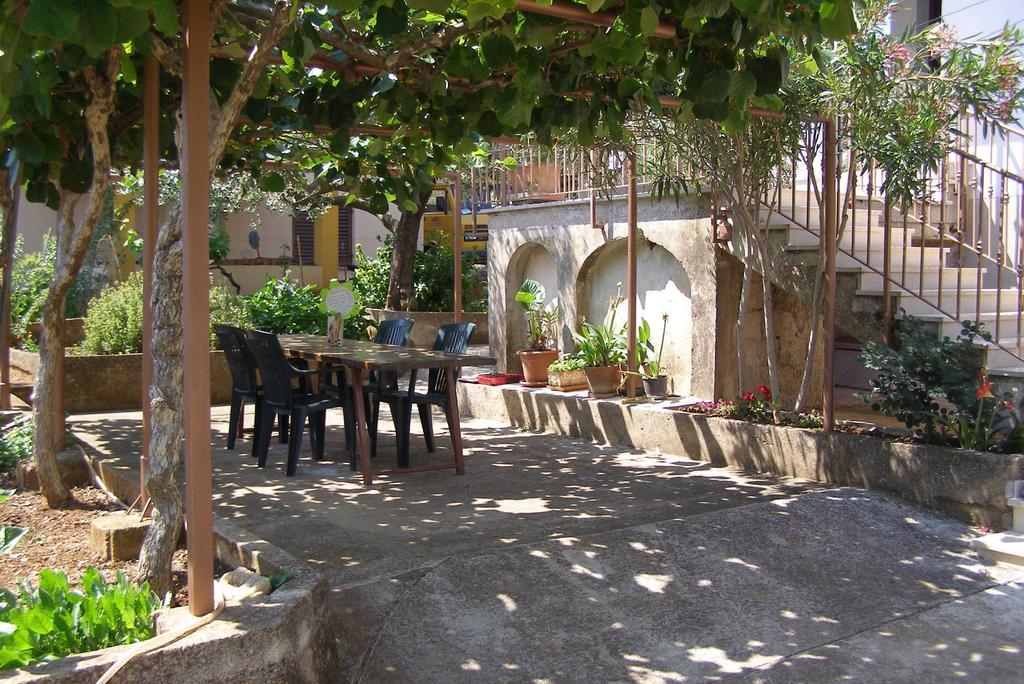 Apartment Vallelunga Pula Phòng bức ảnh