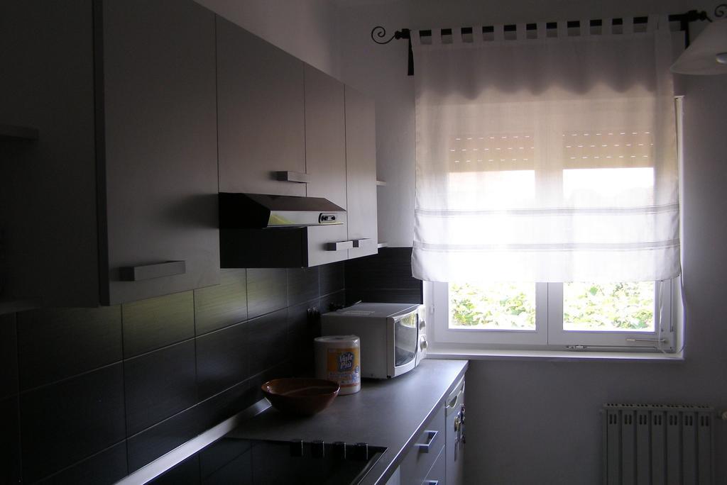 Apartment Vallelunga Pula Phòng bức ảnh